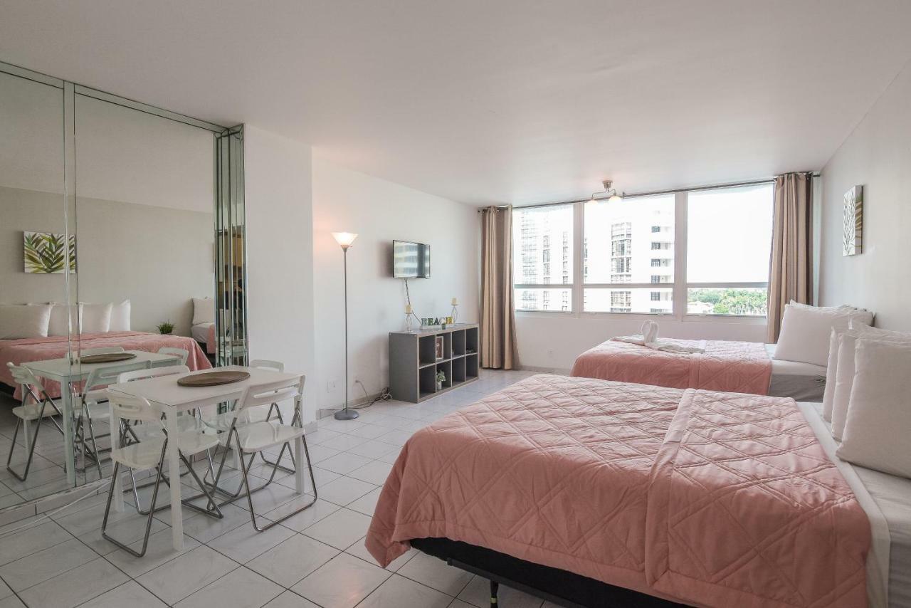 Castle Beach Suites By Vacation Media Miami Beach Eksteriør billede
